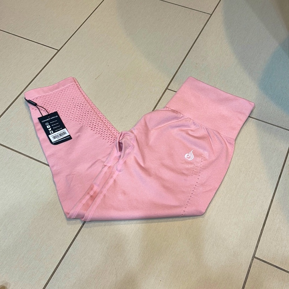 Brand New, never worn Ryderwear pink Leggings
